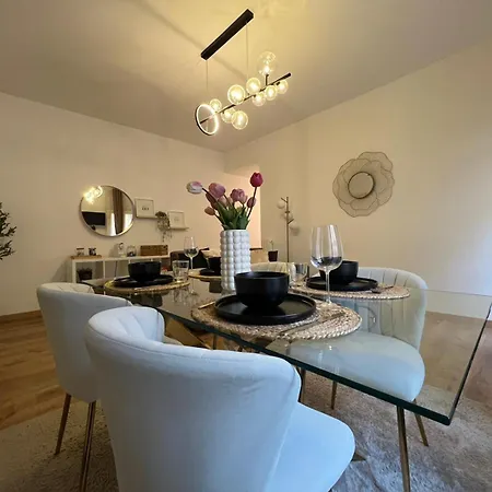 Apartament La Regina Delle Locazioni In Bocconi *