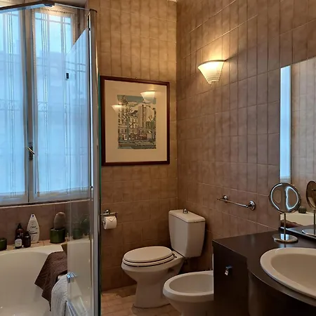 Panzió Casa Mari - Free Secure Parking, Breakfast, Private Bathroom, Wifi, Garden, Aircon, 5 Min Walk To Metro And Train Station *