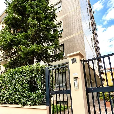 Cozy One-bedroom In Appartement
