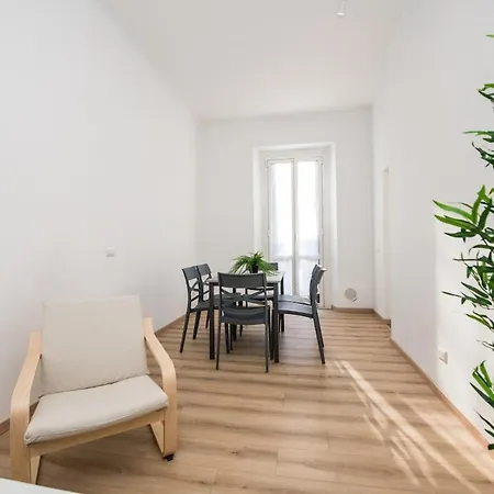 Shortmi Buenos Aires * ميلان