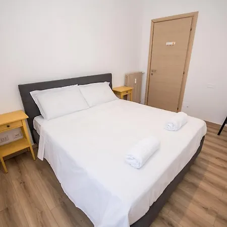 Shortmi Buenos Aires * ميلان