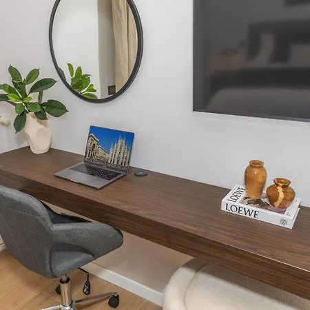 Luxury 2 Bedroom In *