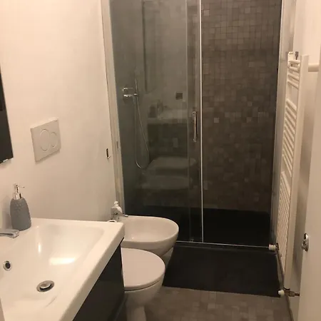 Design On Navigli * מילאנו