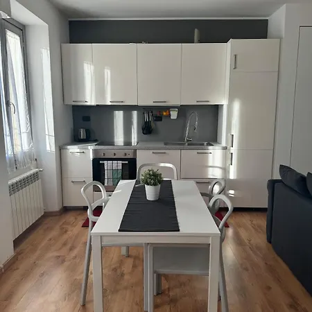 Design On Navigli * מילאנו