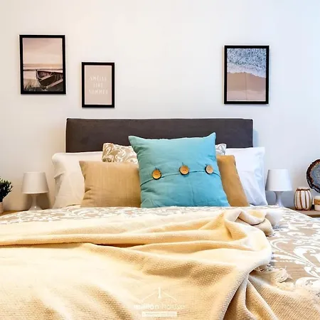 Spacious 4-bed 2-bath, 3 Min Walk To M1 Bande Nere *