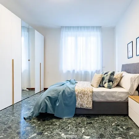 Spacious 4-bed 2-bath, 3 Min Walk To M1 Bande Nere מילאנו