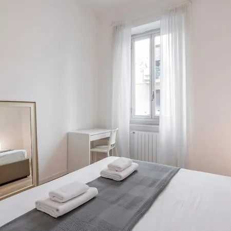 Prealpi1-design With Two Double Bedrooms Apartment Milan