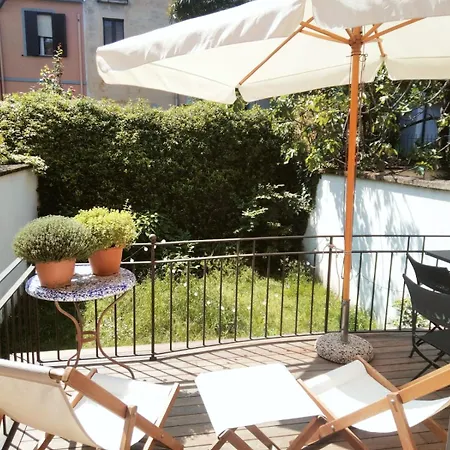 Casa Mari - Free Secure Parking, Breakfast, Private Bathroom, Wifi, Garden, Aircon, 5 Min Walk To Metro And Train Station 4* Milaan