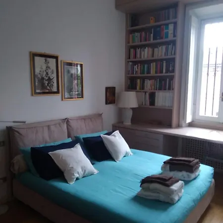 Casa Mari - Free Secure Parking, Breakfast, Private Bathroom, Wifi, Garden, Aircon, 5 Min Walk To Metro And Train Station Milánó