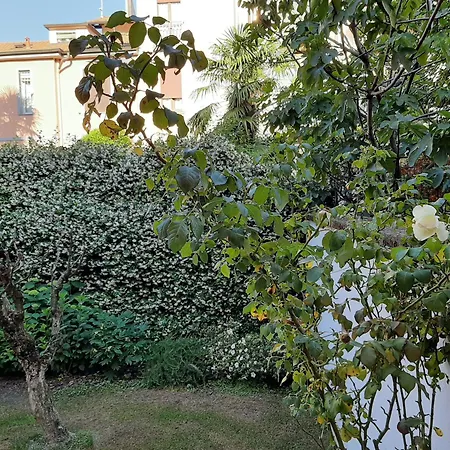 Casa Mari - Free Secure Parking, Breakfast, Private Bathroom, Wifi, Garden, Aircon, 5 Min Walk To Metro And Train Station 4*