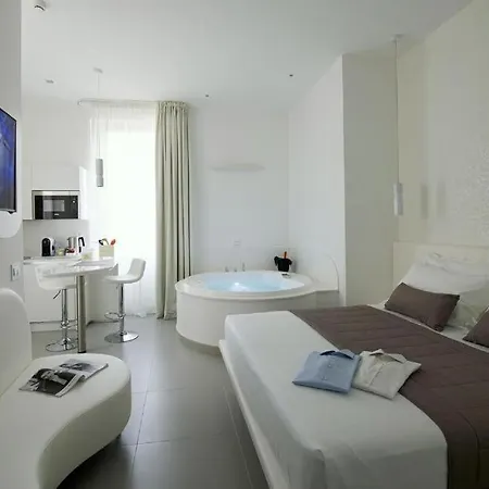 Hotel Gatto Bianco Mia 2*