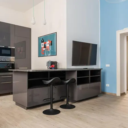 Apartment In Piazza A Isola