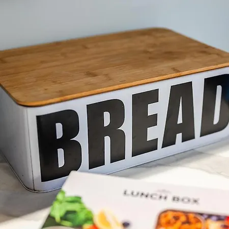 - Bilocale Design - Metropolitana - Train *