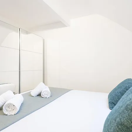 Appartamento Easylife - Eleganza E Comfort Vicino A Fs