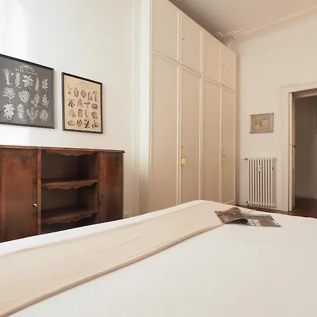 Contempora - Charming One-bedroom Retreat Steps From Life Milano