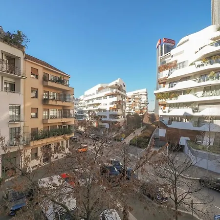 Contempora - Charming One-bedroom Retreat Steps From Life