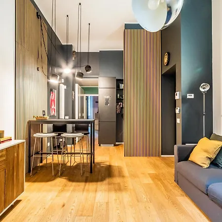 Apartment Goldoni House - Duomo 2 K M - Porta Venezia - Linate