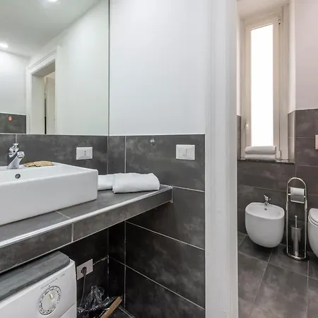 Luxury 3 Bedrooms - B *