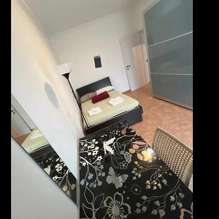 A Due Passi Dalla Iulm Apartment *