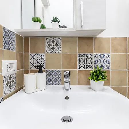 - Parking Nearby And Free Wifi Apartamento Milán