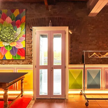 With Terrace And Loft With Garden In Naviglio Pavese Pensión Milán