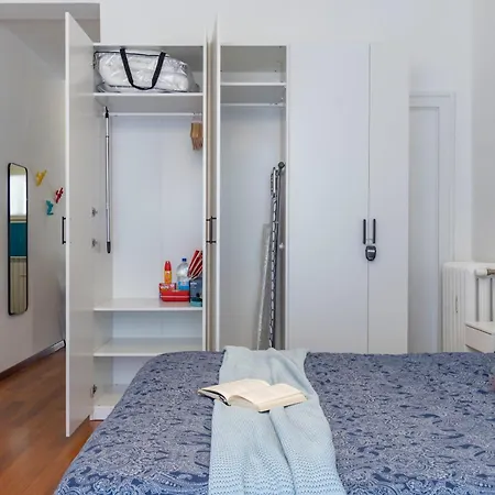 Stradivarius House - Carozzi Apartament *