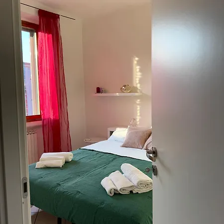 Navigli Metro4-tram2-naviglio Grande Apartmán