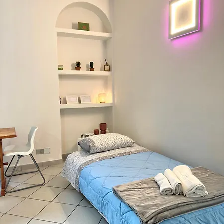 Navigli Metro4-tram2-naviglio Grande * Milán