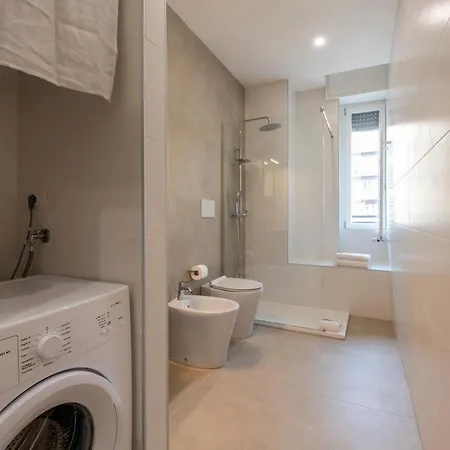 Bright 2 Bedrooms And 2 Bathrooms - B * Milan