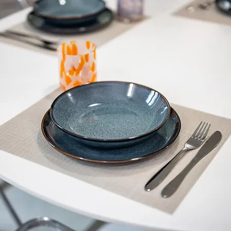 Design And Silence - Wide Renovated 2 Stops Form 아파트