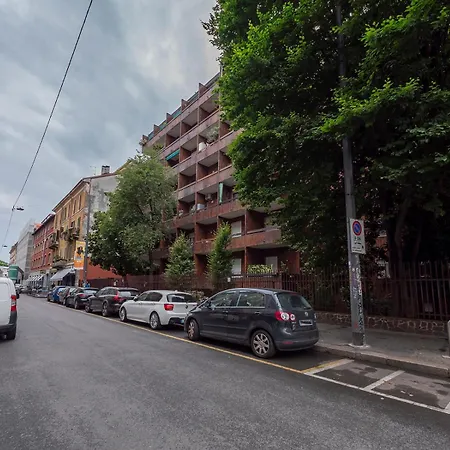 I Host - Melzo 13 Apartament