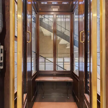 Apartment Is In The Air - Suspended Bed & Bath Hub