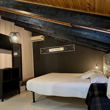 Hosting Dreams Attics - Duomo Apartament Mediolan