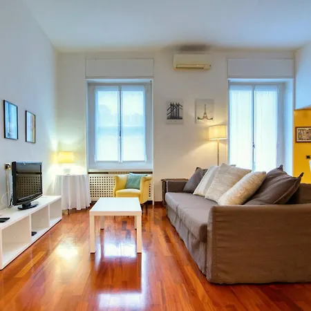 At - Turati/porta Nuova Apartamento Milão