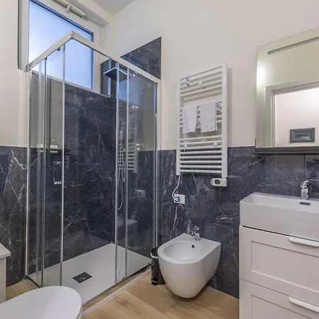 - San Siro Corner, With Private Parking