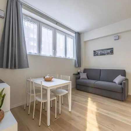 - San Siro Corner, With Private Parking Milano