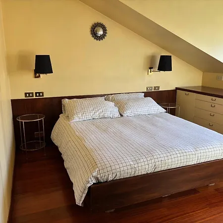 Apartment Penthouse In Fashion District Of Milan, Close To Montenapoleone, Duomo, Scala