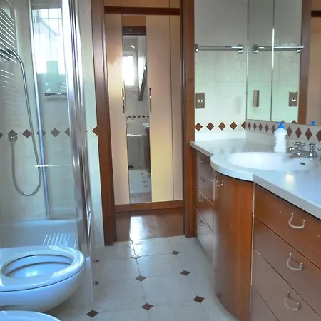 Penthouse In Fashion District Of Milan, Close To Montenapoleone, Duomo, Scala Apartment *