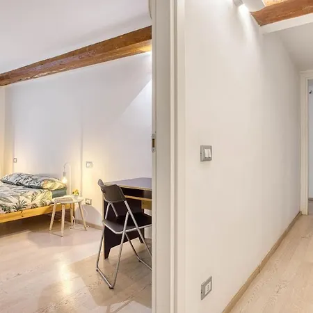 Duomo 10 Min - Lovely In The Center 아파트 밀라노