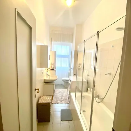 Navigli Retreat Near Duomo