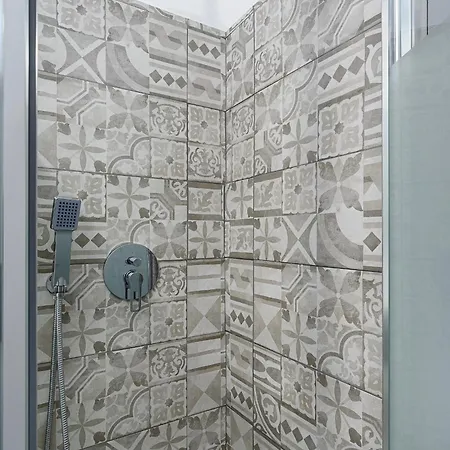 Insubria 8-dx - Monolocale Cool Apartment