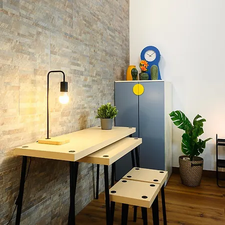 Apartment Insubria 8-dx - Monolocale Cool *