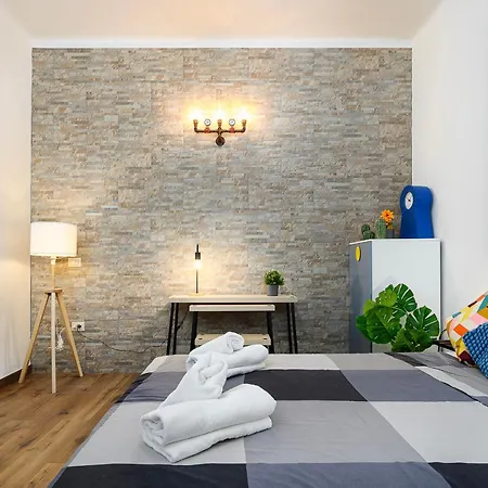 Apartment Insubria 8-dx - Monolocale Cool