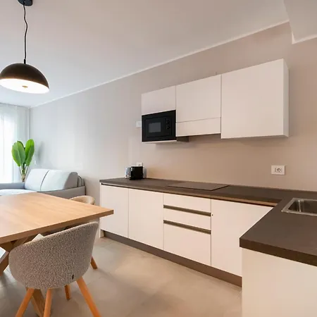 Relstay - De Angeli * Milano