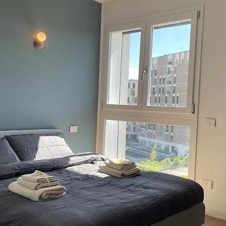 Davide Host Da Giulietta, 20 Min To Duomo Apartmán Milán