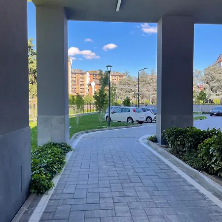 Davide Host Da Giulietta, 20 Min To Duomo