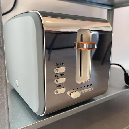 Davide Host Da Giulietta, 20 Min To Duomo Lägenhet Milano