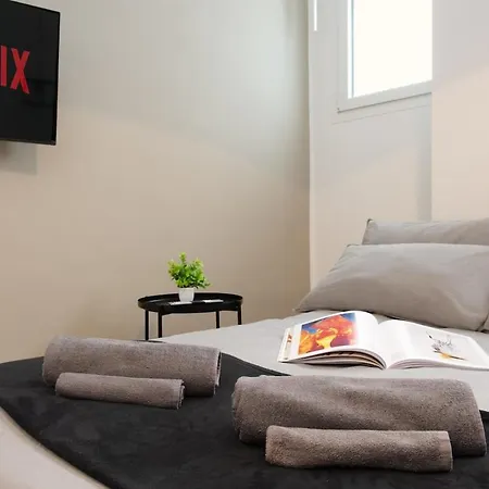 Luxhome Duomo - San Siro 10min Apartment Milan