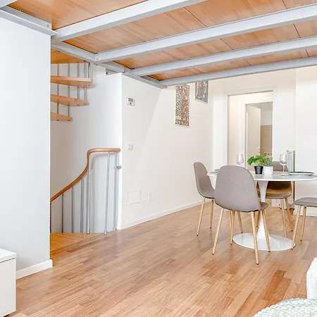 Brunacci - 5 Min Dai Navigli * Милан