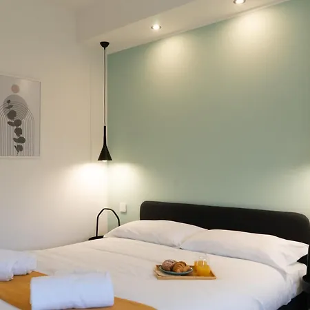 Arcimboldi's Nest - Close To Metro And Train